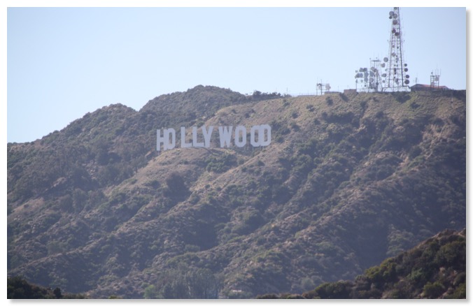 Hollywoo Hills sign